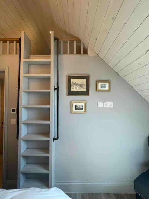 The Carriage House Villa ซอลส์บรี ภายนอก รูปภาพ