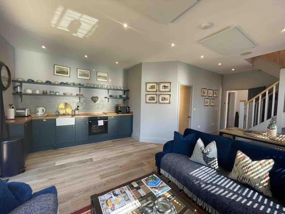 The Carriage House Villa ซอลส์บรี ภายนอก รูปภาพ